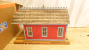 Delton  Lighted Victoria N Depot w/Stained Base -1161